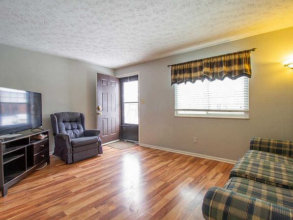 4th image of 4850 Berryhill Ct