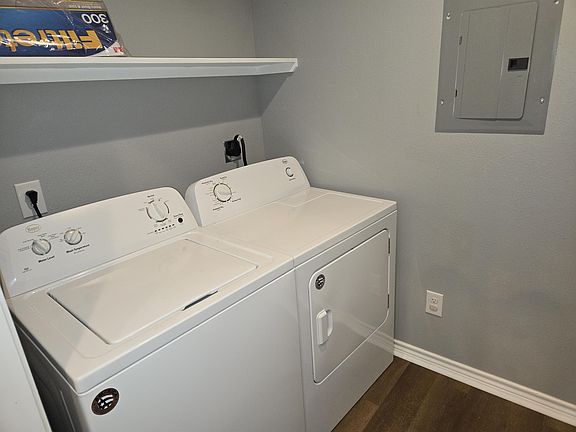 5th image of 218 Parrott Dr #106