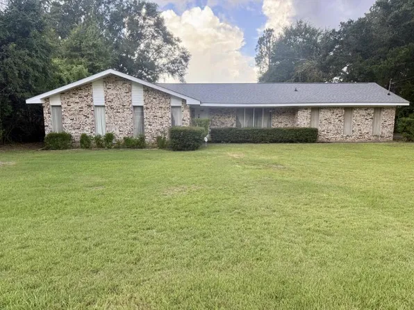 2803 Griffin Dr, Dothan, AL 36303