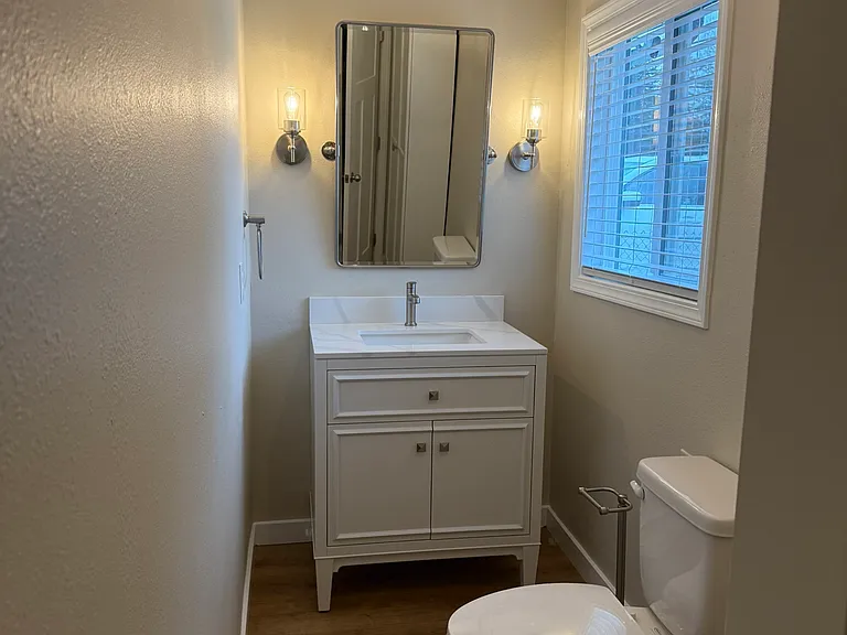 Shared powder bath
