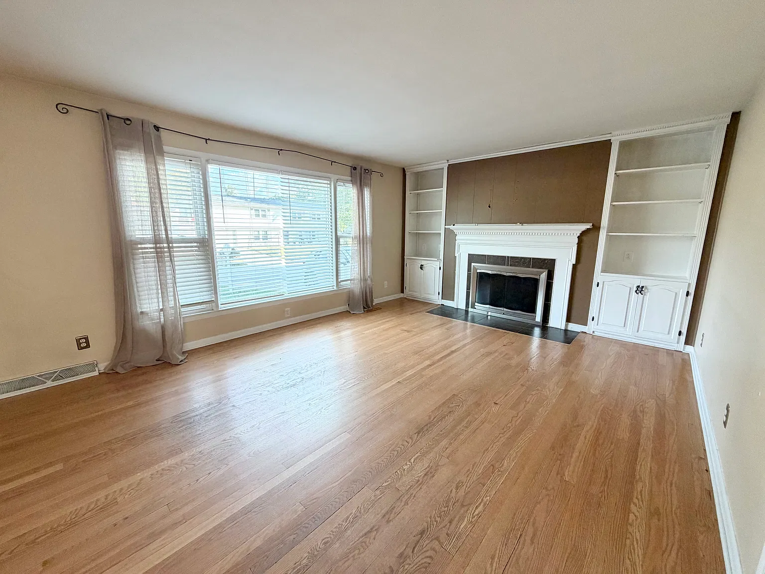 2 bed, 2255 sqft, $2,400 — Photo 4
