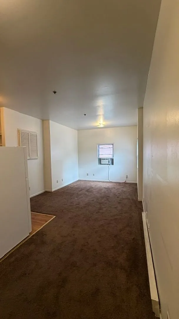 528 College Ave — Photo 4