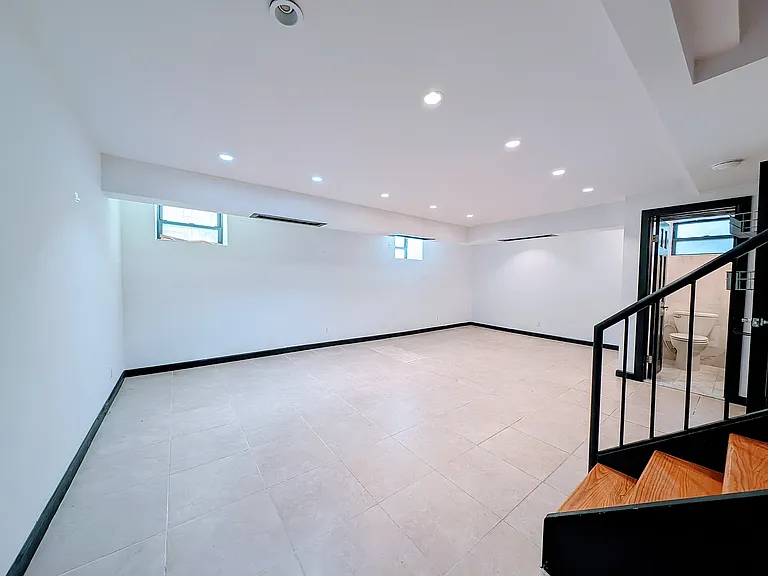 320 Lincoln Pl #F — Photo 8