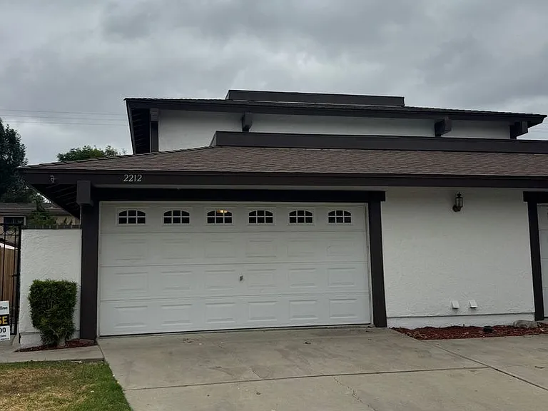 2210 & 2212 E Avalon Ave — Photo 1
