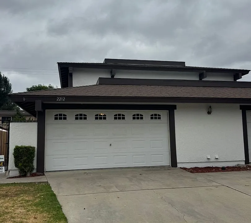 2210 & 2212 E Avalon Ave