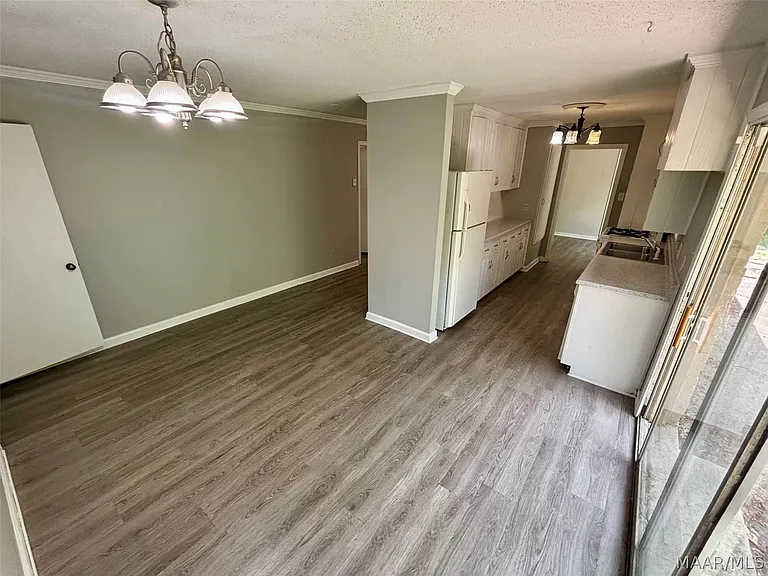 1216 Karen Rd — Photo 5
