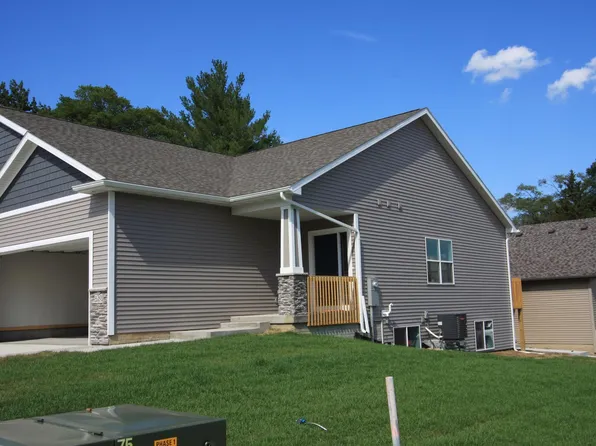 430 Sunflower Dr, Ames, IA 50014
