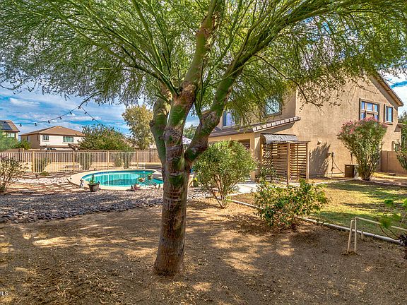 4th image of 18134 W Desert Ln