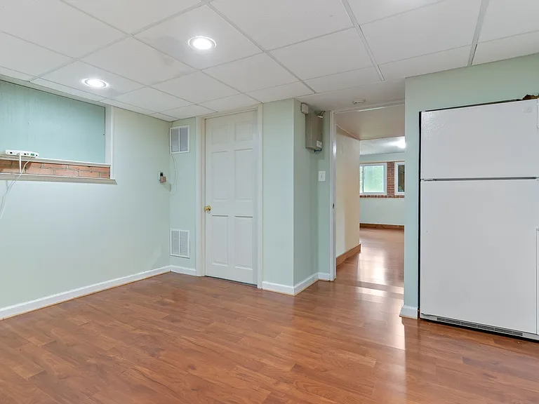 2206 N Taft St — Photo 32