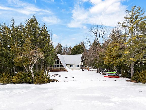 5th image of 18 Beech Ridge Drive