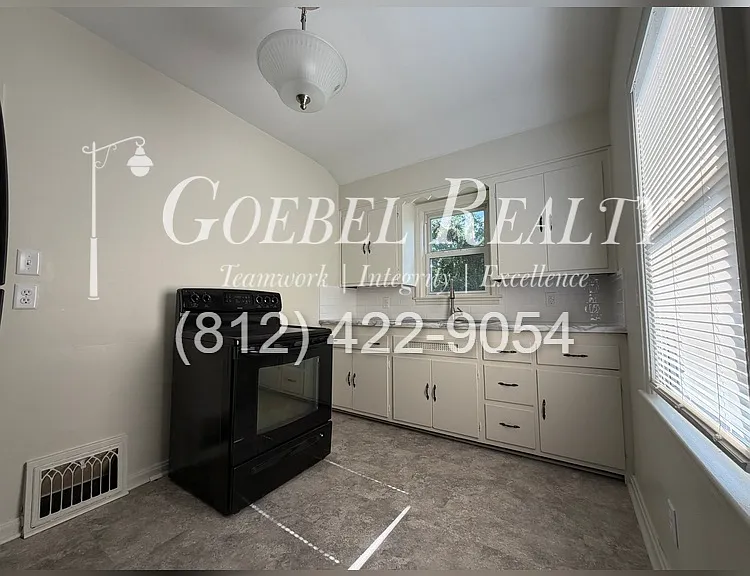 2059 E Tennessee St — Photo 8