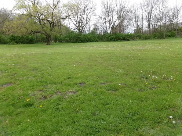 Circle Dr, Peru, IN 46970