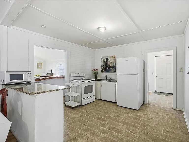 1405 S Flagler Ave — Photo 5