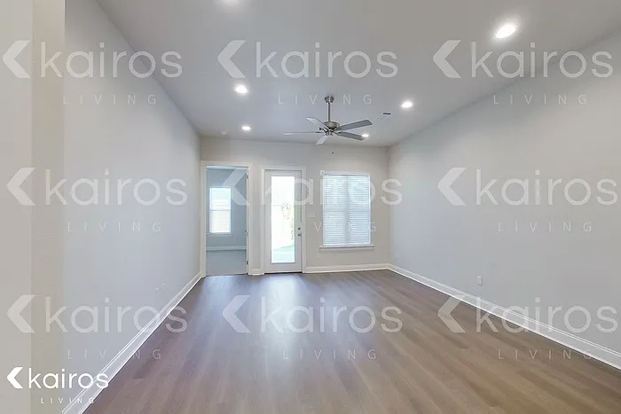 15631 Boothy Ln — Photo 2