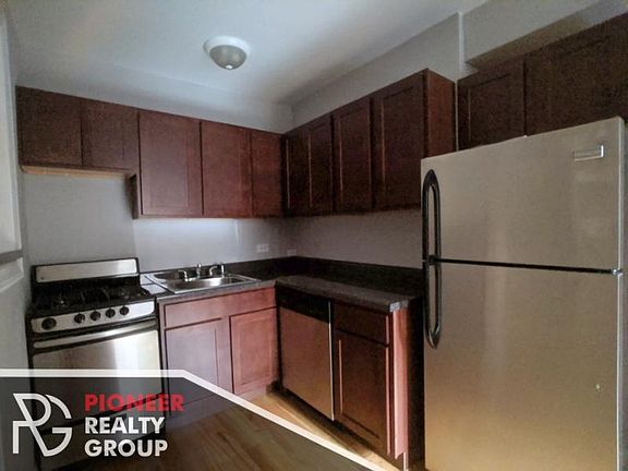 5th image of 1347 N Dearborn St APT 201