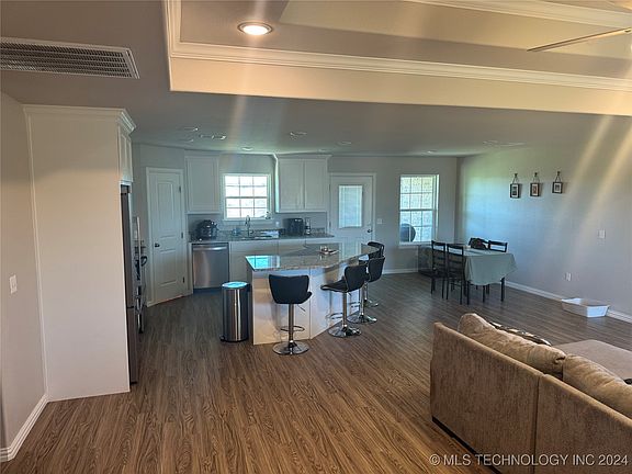 3rd image of 15967 Sunflower Ln