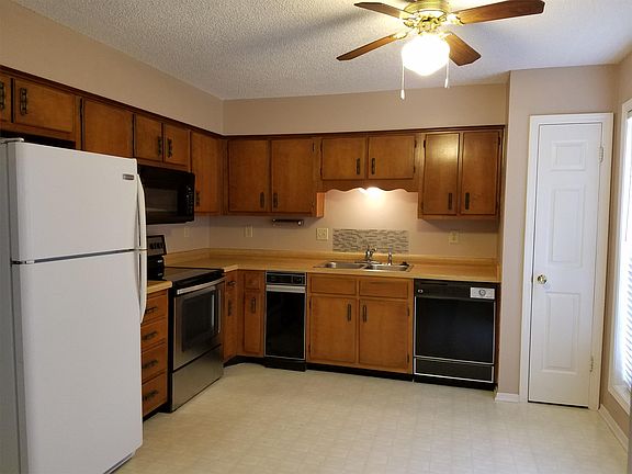 3rd image of 6997 Wesley Ct
