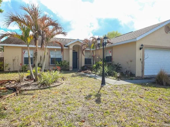 2274 SE Longhorn Ave, Port Saint Lucie, FL 34952