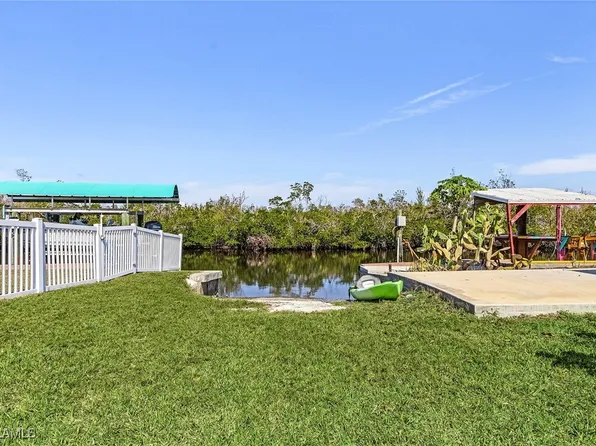 3048 8th Ave, Saint James City, FL 33956