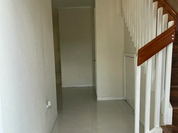 8714 NW 107th Ter, Hialeah, FL 33018