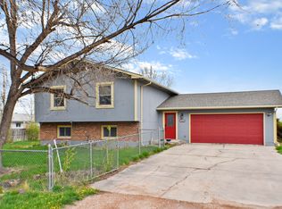 7361 Robin Dr, Gillette, WY 82718