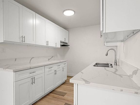 5th image of 3845 Potomac Ave #3A
