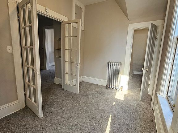 4th image of 321-323 E 15th St #323-1