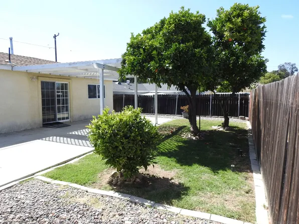 1069 Woodhaven Dr, Spring Valley, CA 91977