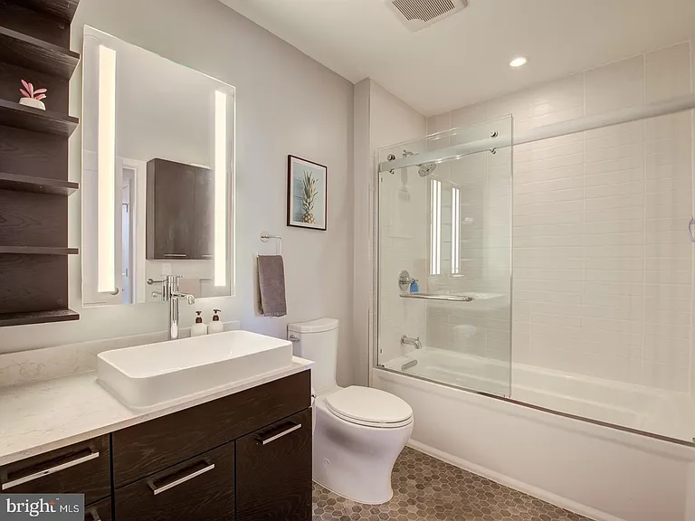 70 N St SE #N607 — Photo 17