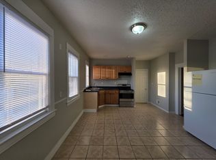 649 1st Ave #B, West Haven, CT 06516