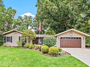 1803 Clover Ln, Valparaiso, IN