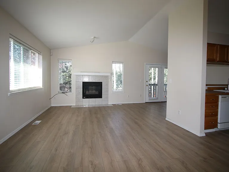 8926 Meadow Park Cir — Photo 7