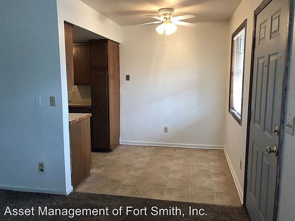 3rd image of 1601 Fresno St APT 21