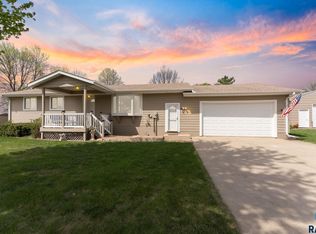 26963 Elmen Pl, Sioux Falls, SD 57108
