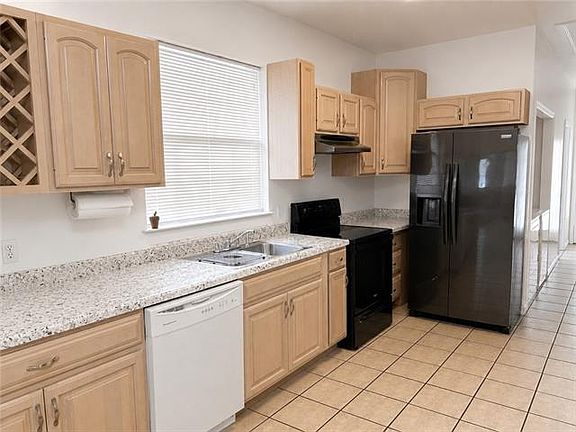 2nd image of 4807 Evangeline St