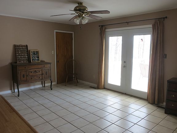 3rd image of 180 Kaywood Ln