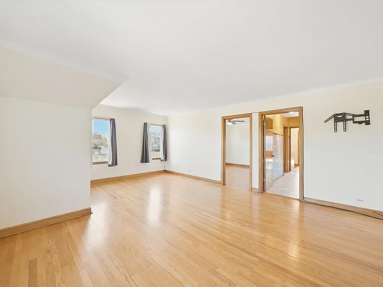 7058 S Fairfield Ave #2 — Photo 2
