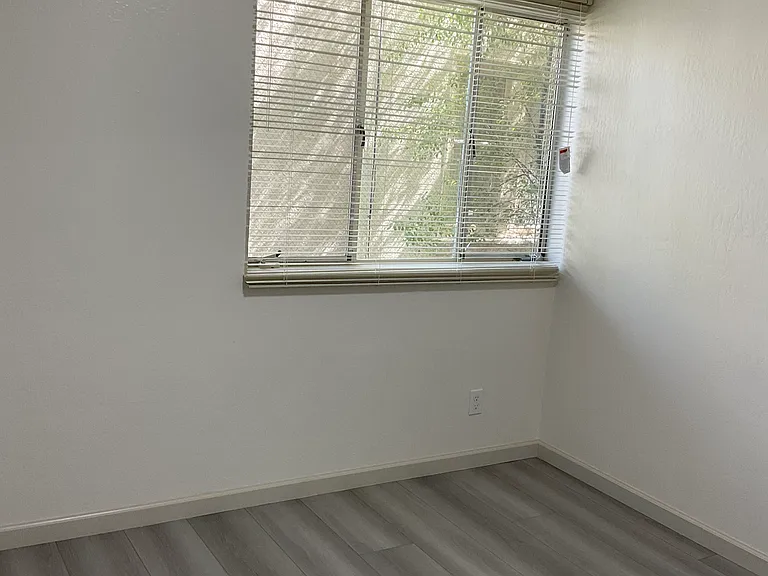 2740 College Ave. — Photo 26