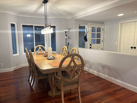 3rd image of 3401 Summerset Cir