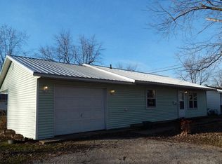 1104 Saratoga Dr, Danville, IL 61832