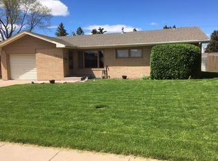 1917 Cedarberry Rd, North Platte, NE 69101