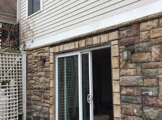 51 Starr St, Groton, CT 06355