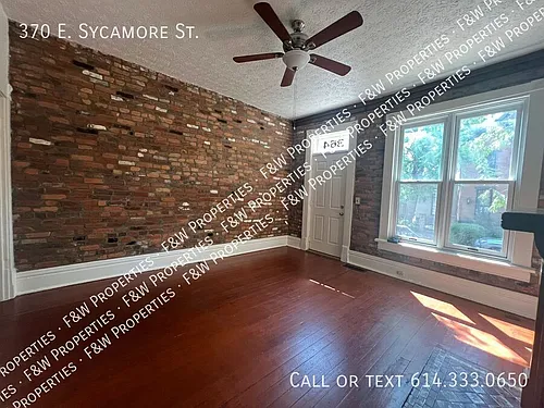 370 E Sycamore St Photo 1