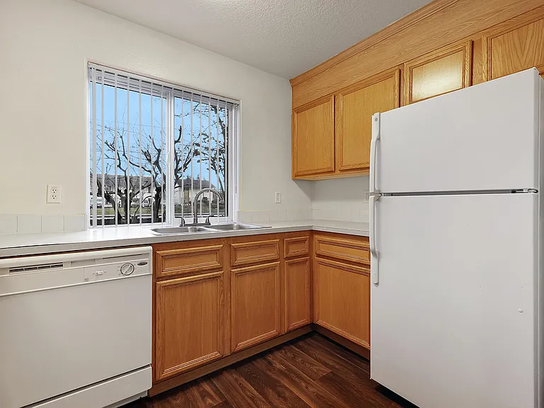 Andrea Place Apartments — Photo 14