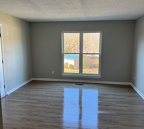 5th image of 5216 Donlyn Ln #B
