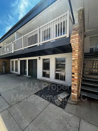 1165 Edgewood Dr Photo 1