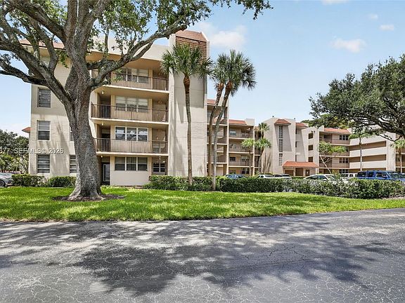 4th image of 1931 Sabal Palm Dr APT 203