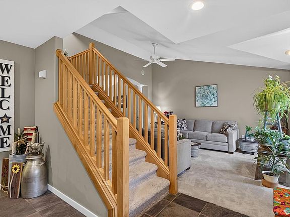 3rd image of 912 CHEROKEE COURT