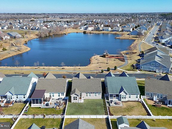 3rd image of 27377 Clearview Cir