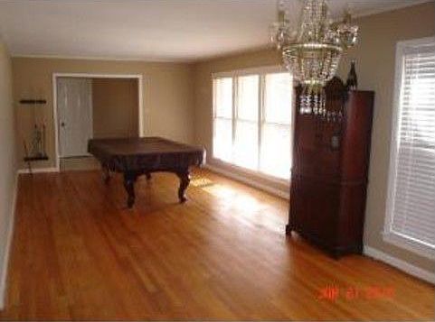 3rd image of 710 W Arkansas Ave
